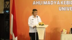 Wawalkota Tasik Diky Chandra Hadiri Wisuda dan Angkat Sumpah Gelombang II Tahun 2026 UBK