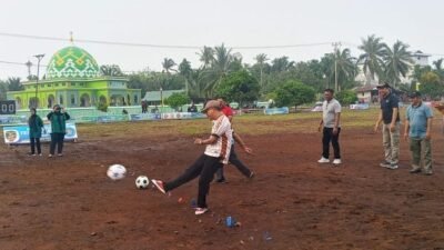 Buka Turnamen Sepak Bola Teluk Cup IX 2026, Plt Camat Kuala Kampar Seluruh Peserta dan Suporter Junjung Tinggi Sportivitas