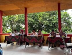 Kasi Pemerintah Kecamatan Pangkalan Kuras Hadiri Penetapan dan Pencabutan Nomor Urut Desa Sorek Dua, Ini Pesannya