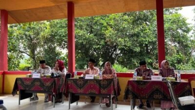 Kasi Pemerintah Kecamatan Pangkalan Kuras Hadiri Penetapan dan Pencabutan Nomor Urut Desa Sorek Dua, Ini Pesannya