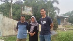 Wakil Ketua DPRD Kabupaten Pelalawan Tengku Azwardi Salurkan Bantuan Kursi Sekolah dari Dana Pokir