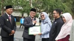 Bupati Didampingi Wabup Tasikmalaya Berikan Penghargaan Pemenang Lomba Wirausaha Muda Pemula, Katagori Existing Busines dan Bussines Idea