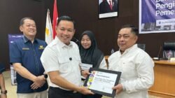 Buka Bimtek Pelaporan SPT, Wabup Pelalawan Tegaskan Pengelolaan Keuangan Desa yang Tertib dan Sesuai Regulasi