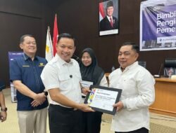 Buka Bimtek Pelaporan SPT, Wabup Pelalawan Tegaskan Pengelolaan Keuangan Desa yang Tertib dan Sesuai Regulasi